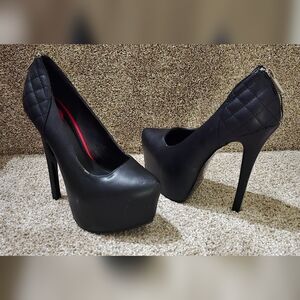 Elegant Black Quilted Platform Heels